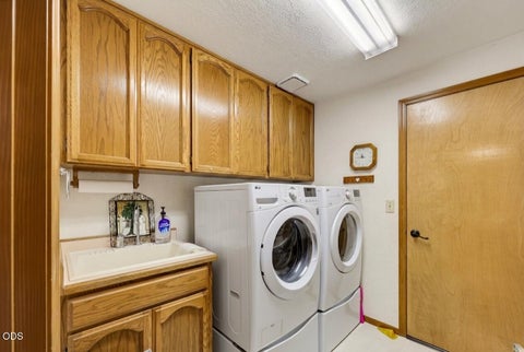 Tiny photo for 2315 Asher Drive, Medford, OR 97504 (MLS # 220227378)