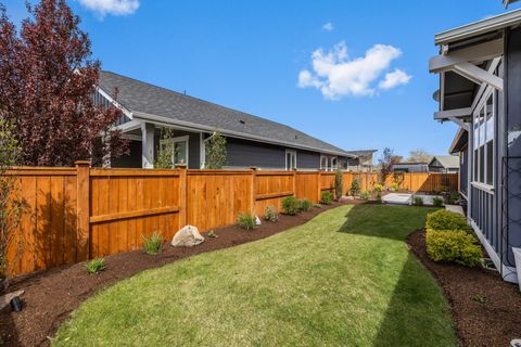Tiny photo for 1733 NW Hemlock Avenue, Redmond, OR 97756 (MLS # 220219517)
