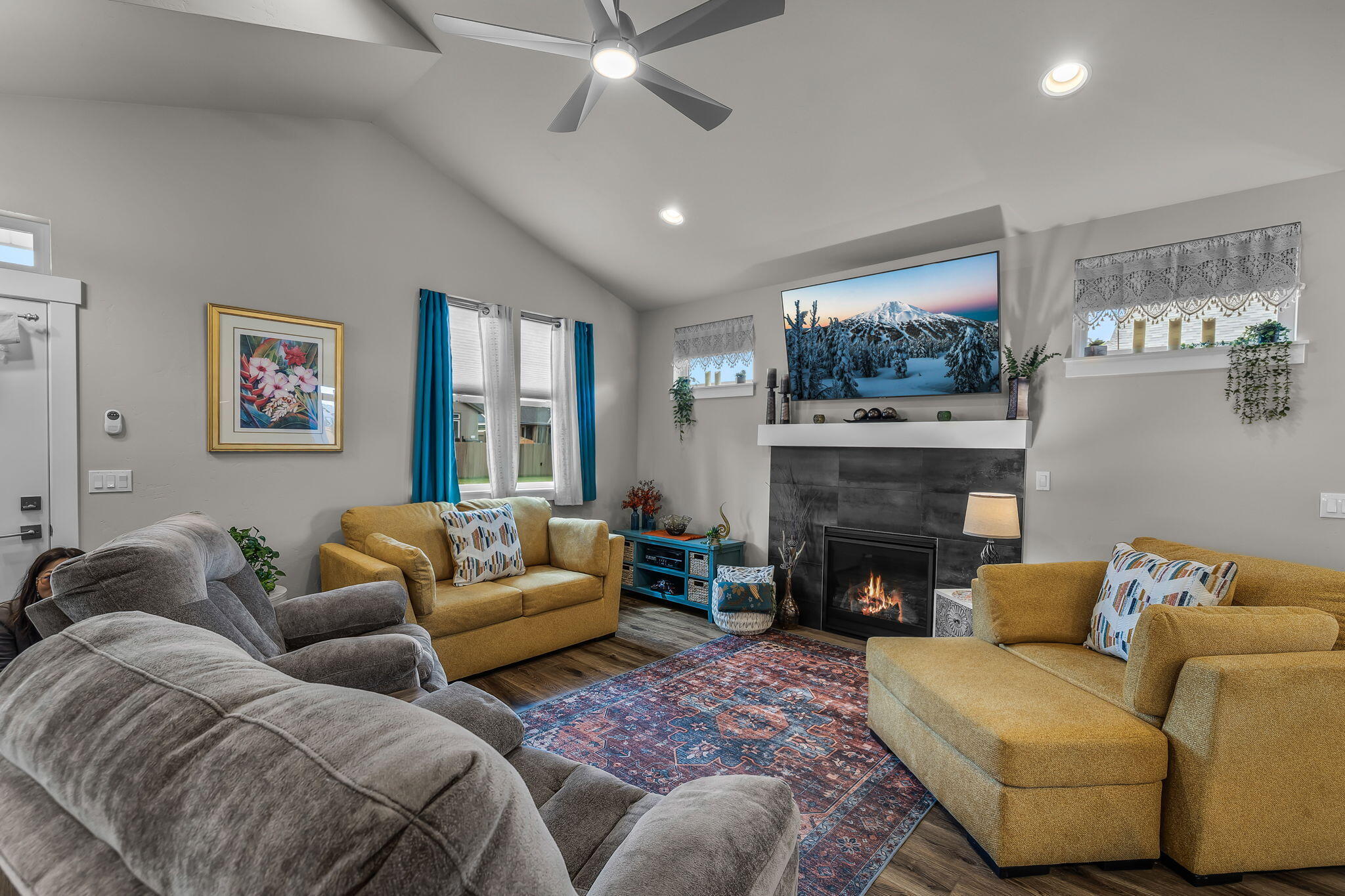 1733 NW Hemlock Avenue