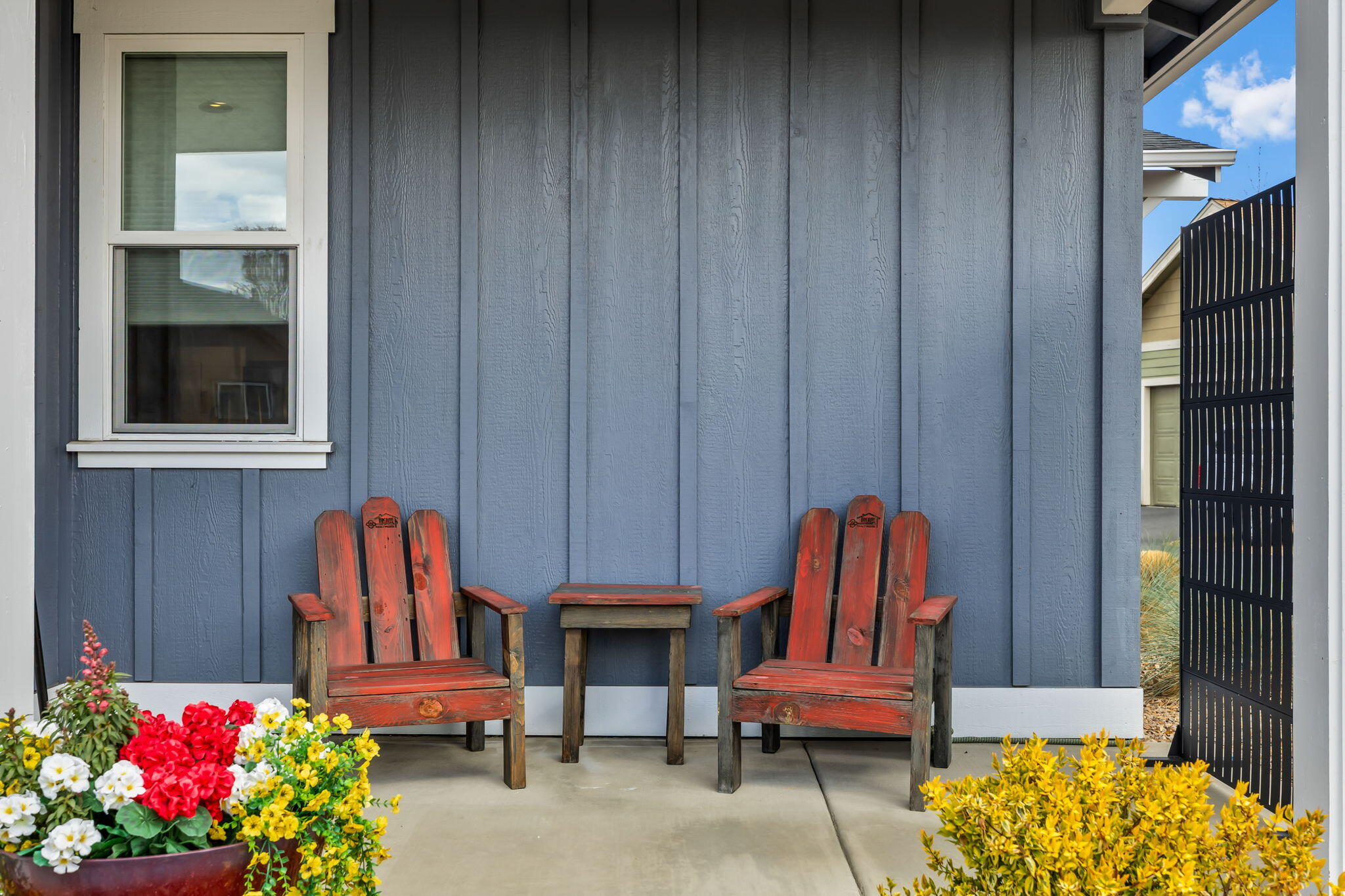 1733 NW Hemlock Avenue