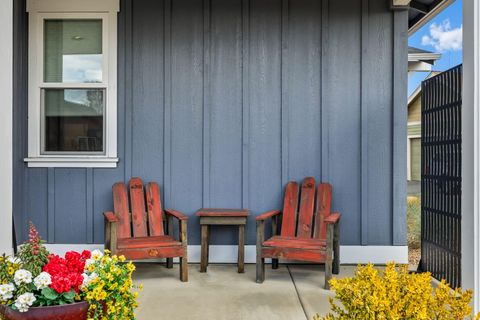 Tiny photo for 1733 NW Hemlock Avenue, Redmond, OR 97756 (MLS # 220219517)