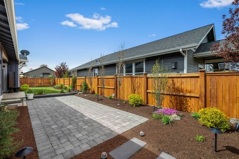 Tiny photo for 1733 NW Hemlock Avenue, Redmond, OR 97756 (MLS # 220219517)
