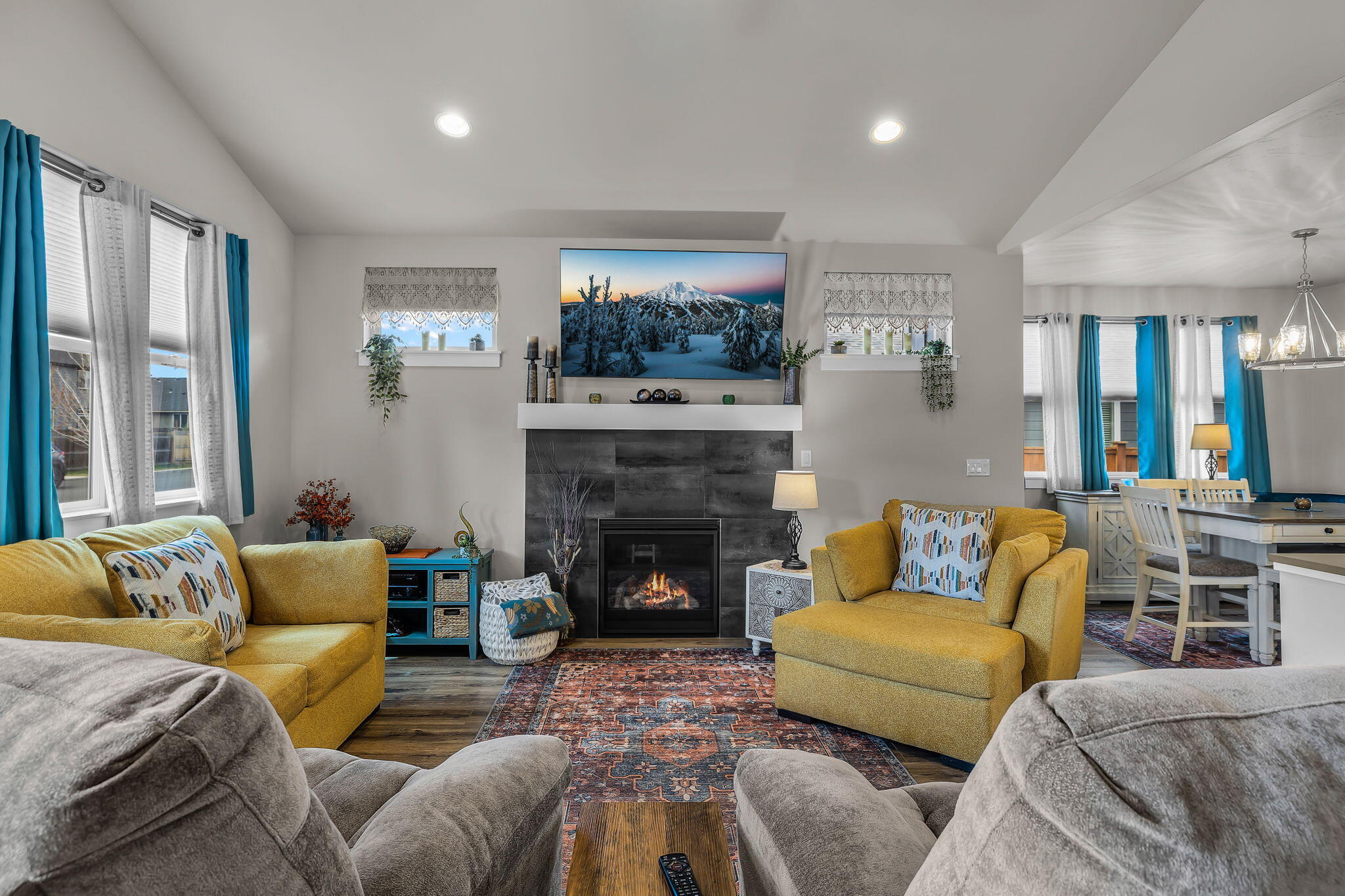 1733 NW Hemlock Avenue