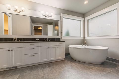 Tiny photo for 3127 NW Hidden Ridge Drive, Bend, OR 97703 (MLS # 220212287)