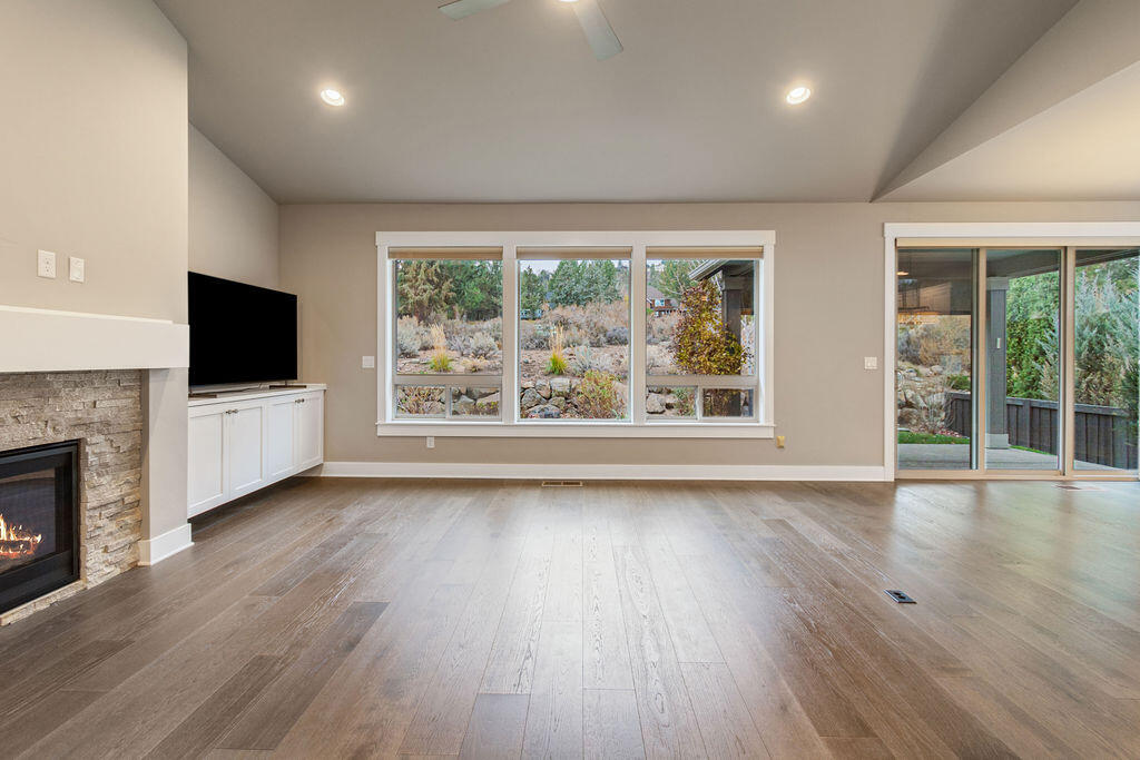 3127 NW Hidden Ridge Drive