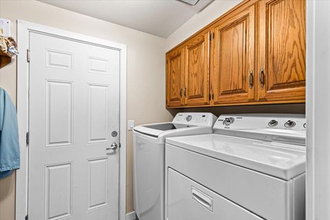 Tiny photo for 780 Oakway Circle, Ashland, OR 97520 (MLS # 220213353)