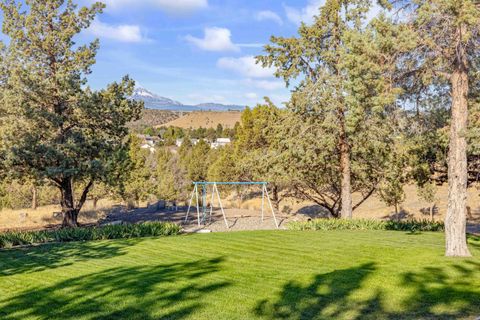 Tiny photo for 402 Claremont Drive, Madras, OR 97741 (MLS # 220213002)