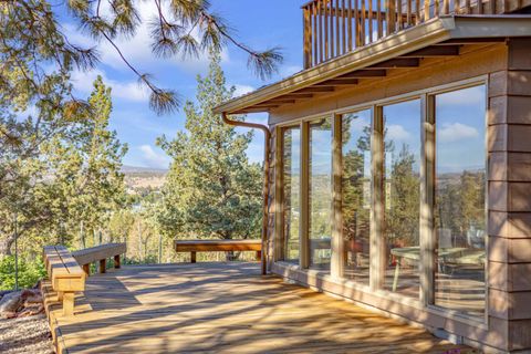 Tiny photo for 402 Claremont Drive, Madras, OR 97741 (MLS # 220213002)