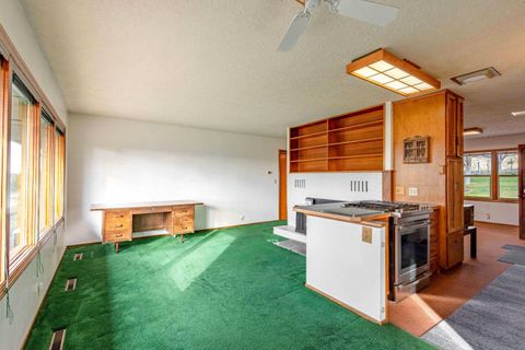 Tiny photo for 402 Claremont Drive, Madras, OR 97741 (MLS # 220213002)