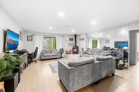 Tiny photo for 2587 Woodland Park Road, Grants Pass, OR 97527 (MLS # 220214321)