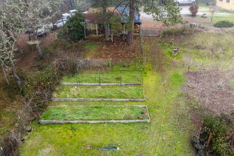 Tiny photo for 2587 Woodland Park Road, Grants Pass, OR 97527 (MLS # 220214321)