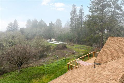 Tiny photo for 2587 Woodland Park Road, Grants Pass, OR 97527 (MLS # 220214321)