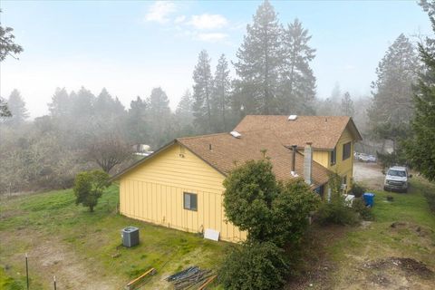 Tiny photo for 2587 Woodland Park Road, Grants Pass, OR 97527 (MLS # 220214321)