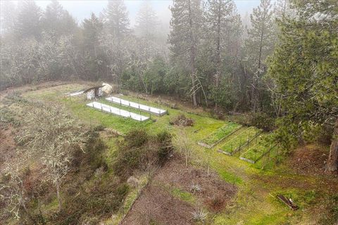 Tiny photo for 2587 Woodland Park Road, Grants Pass, OR 97527 (MLS # 220214321)