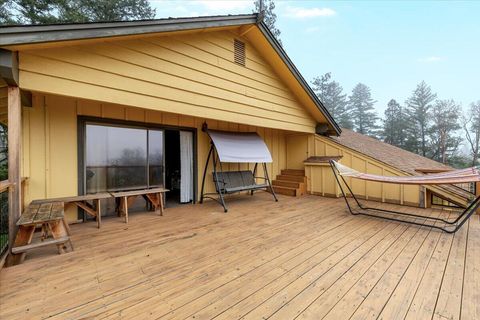 Tiny photo for 2587 Woodland Park Road, Grants Pass, OR 97527 (MLS # 220214321)