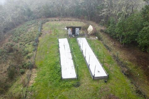 Tiny photo for 2587 Woodland Park Road, Grants Pass, OR 97527 (MLS # 220214321)