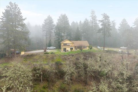 Tiny photo for 2587 Woodland Park Road, Grants Pass, OR 97527 (MLS # 220214321)