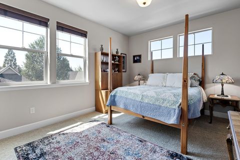 Tiny photo for 250 Split Rail Lane, Redmond, OR 97756 (MLS # 220212008)