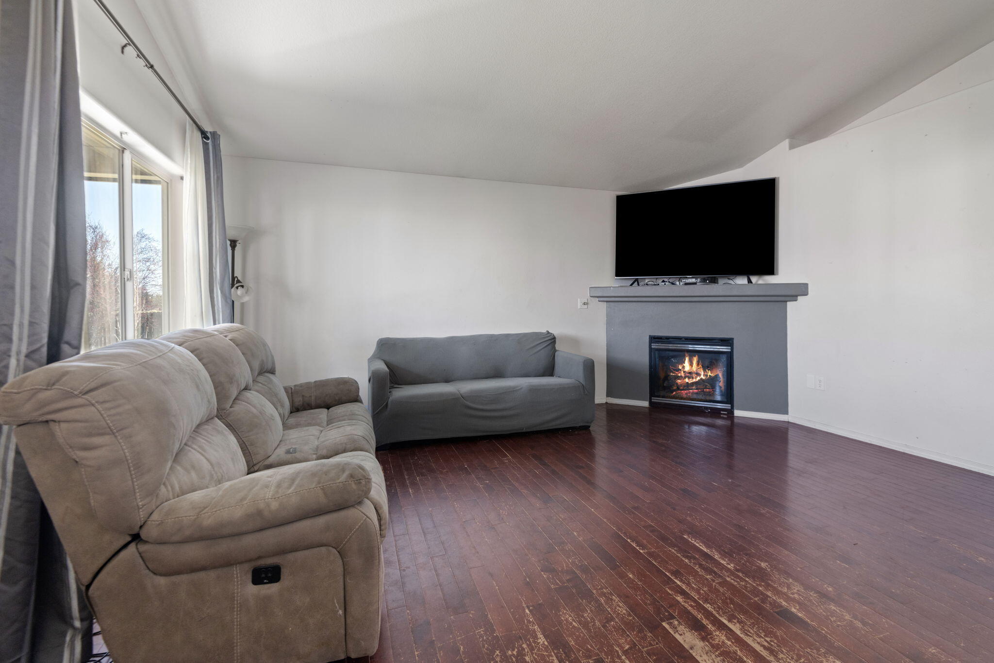 840 NE Quince Avenue