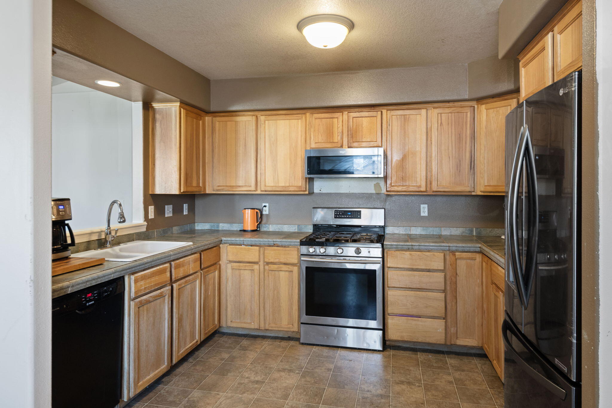 840 NE Quince Avenue