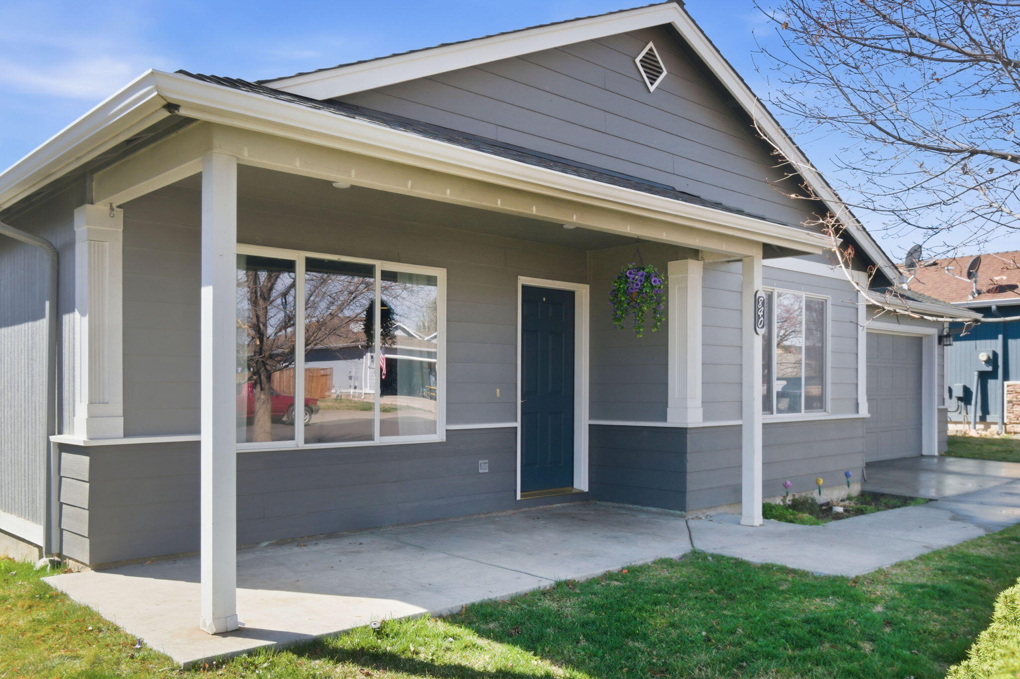 840 NE Quince Avenue