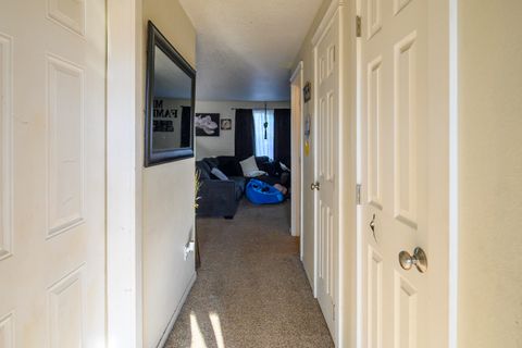 Tiny photo for 813 SE Kierra Place, Madras, OR 97741 (MLS # 220220110)