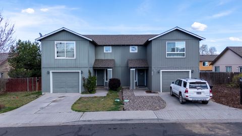 Tiny photo for 813 SE Kierra Place, Madras, OR 97741 (MLS # 220220110)