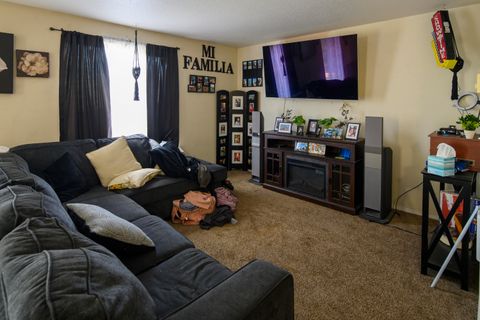 Tiny photo for 813 SE Kierra Place, Madras, OR 97741 (MLS # 220220110)