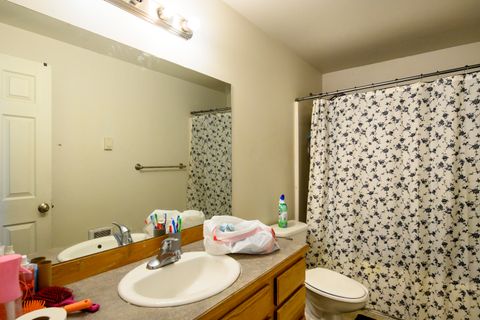 Tiny photo for 813 SE Kierra Place, Madras, OR 97741 (MLS # 220220110)