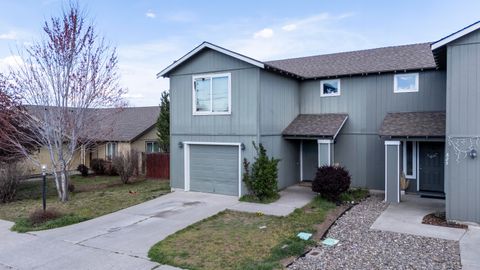 Tiny photo for 813 SE Kierra Place, Madras, OR 97741 (MLS # 220220110)