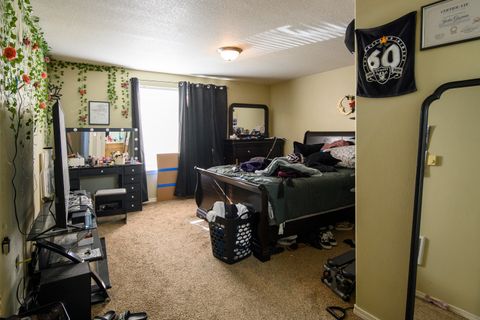 Tiny photo for 813 SE Kierra Place, Madras, OR 97741 (MLS # 220220110)