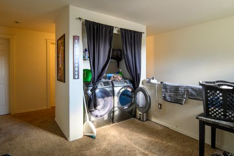 Tiny photo for 813 SE Kierra Place, Madras, OR 97741 (MLS # 220220110)