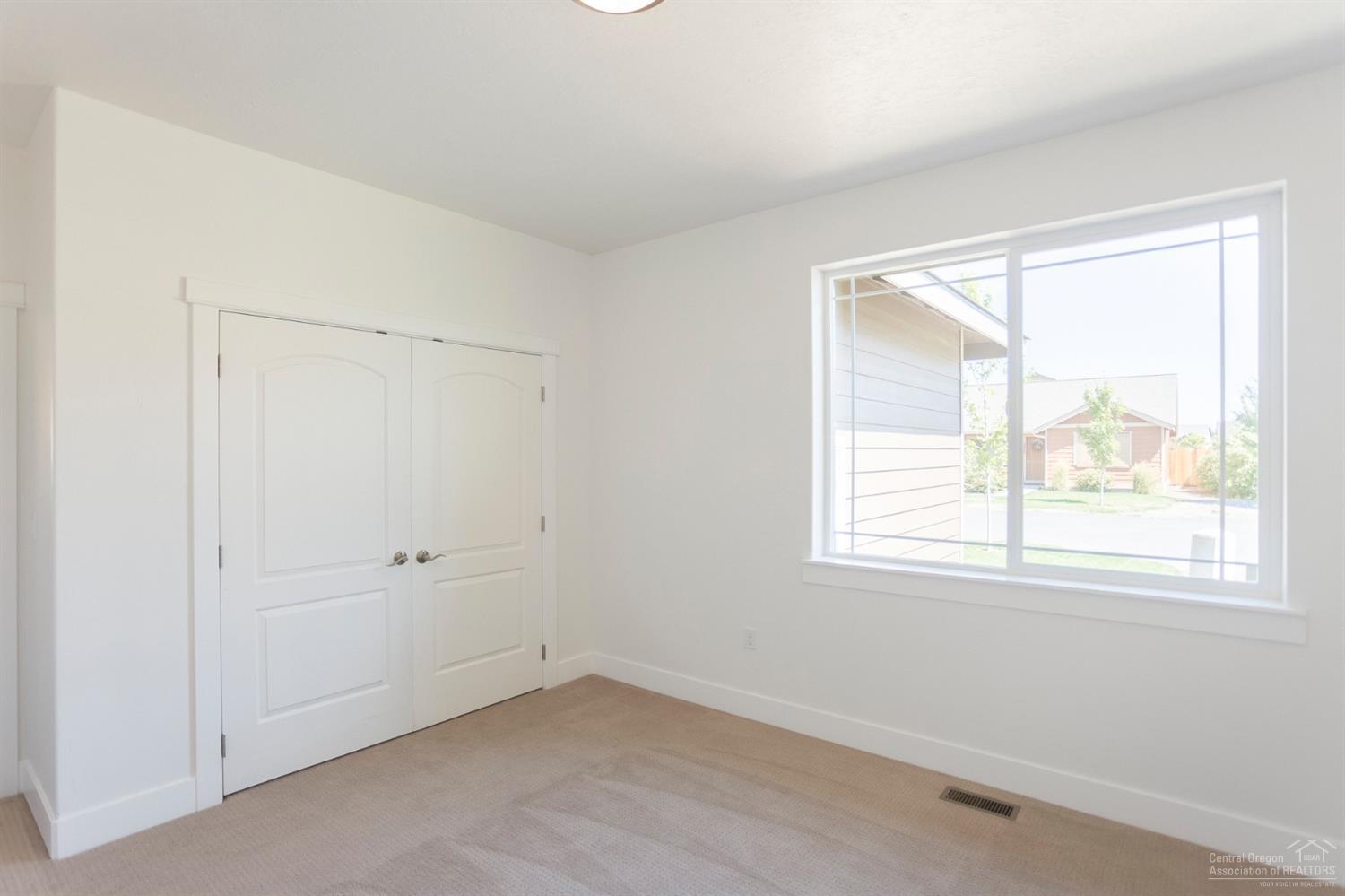 Ni Lah Sha Village - Residential