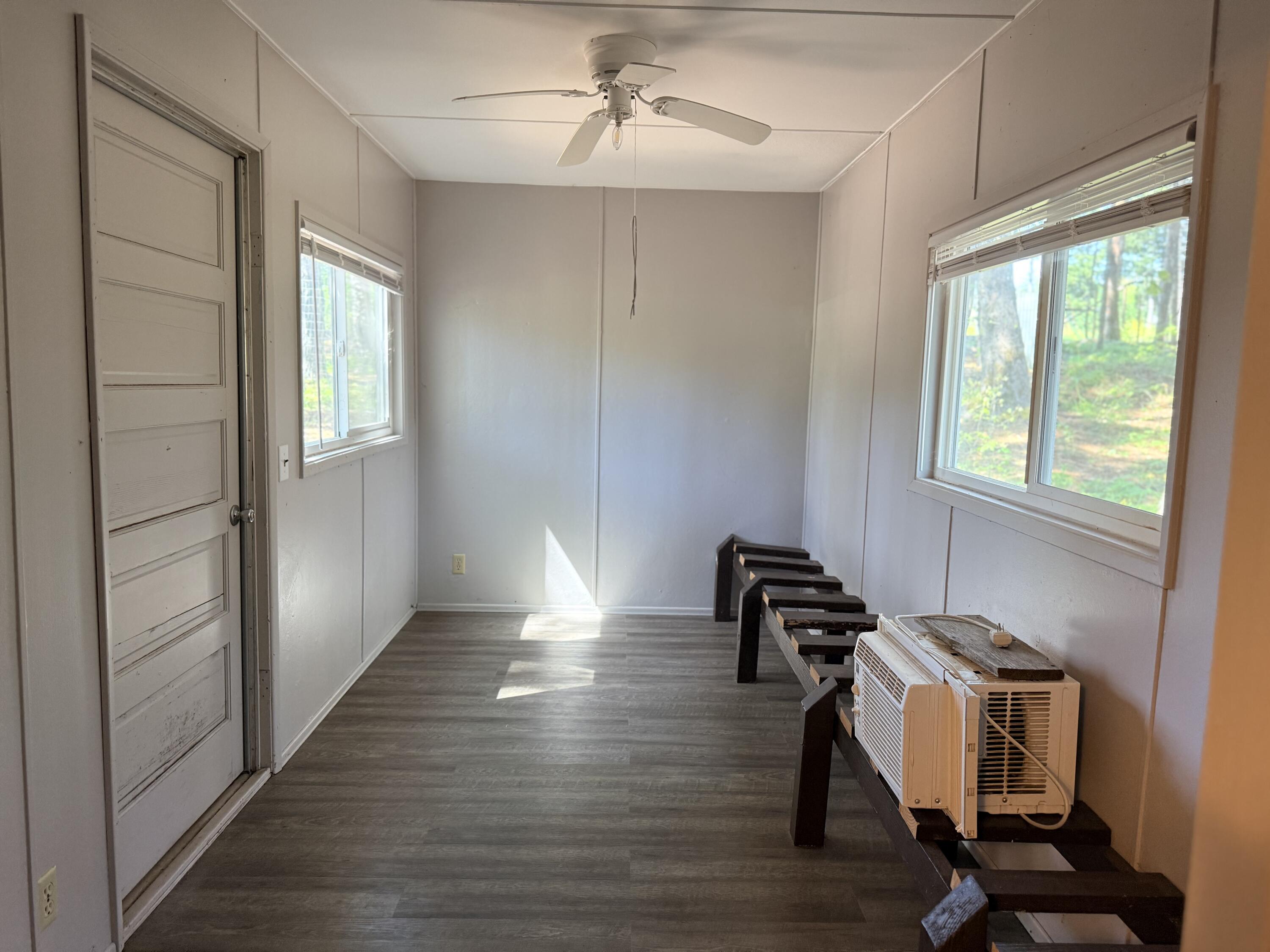 912 N Old Stage Road