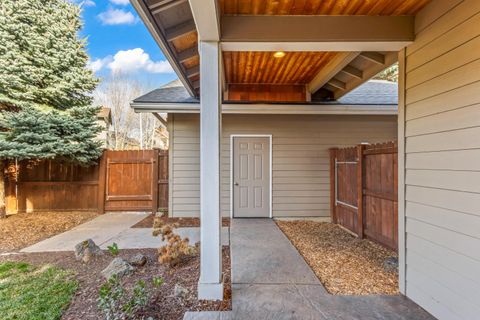 Tiny photo for 20174 Archie Briggs Road, Bend, OR 97703 (MLS # 220217014)