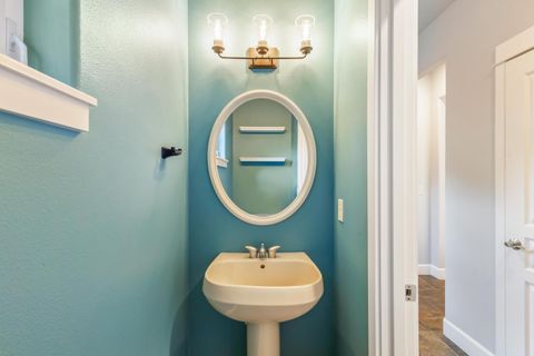 Tiny photo for 20174 Archie Briggs Road, Bend, OR 97703 (MLS # 220217014)