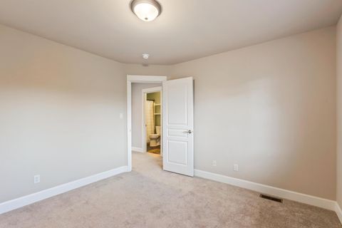 Tiny photo for 20174 Archie Briggs Road, Bend, OR 97703 (MLS # 220217014)