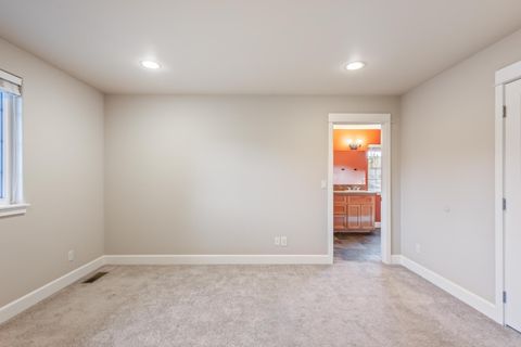 Tiny photo for 20174 Archie Briggs Road, Bend, OR 97703 (MLS # 220217014)