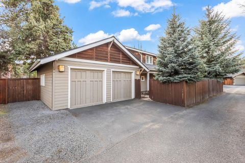 Tiny photo for 20174 Archie Briggs Road, Bend, OR 97703 (MLS # 220217014)