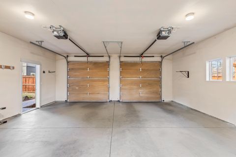 Tiny photo for 20174 Archie Briggs Road, Bend, OR 97703 (MLS # 220217014)