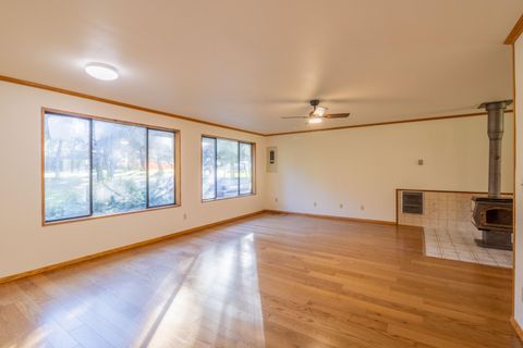 Tiny photo for 230 Hussey Lane, Grants Pass, OR 97527 (MLS # 220217357)