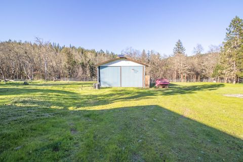 Tiny photo for 230 Hussey Lane, Grants Pass, OR 97527 (MLS # 220217357)