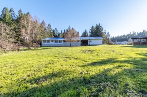Tiny photo for 230 Hussey Lane, Grants Pass, OR 97527 (MLS # 220217357)