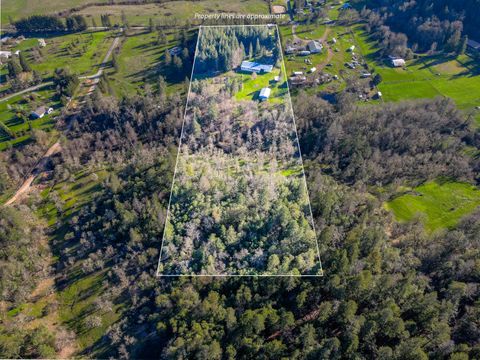 Tiny photo for 230 Hussey Lane, Grants Pass, OR 97527 (MLS # 220217357)