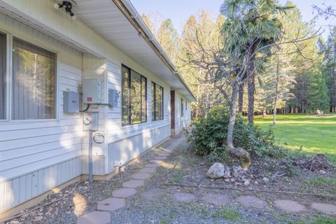 Tiny photo for 230 Hussey Lane, Grants Pass, OR 97527 (MLS # 220217357)