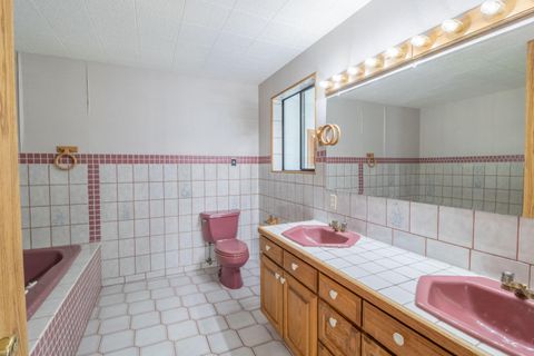 Tiny photo for 230 Hussey Lane, Grants Pass, OR 97527 (MLS # 220217357)