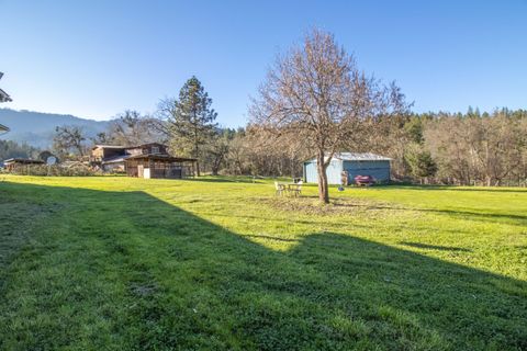 Tiny photo for 230 Hussey Lane, Grants Pass, OR 97527 (MLS # 220217357)