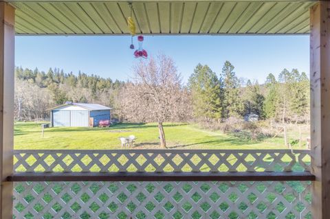 Tiny photo for 230 Hussey Lane, Grants Pass, OR 97527 (MLS # 220217357)