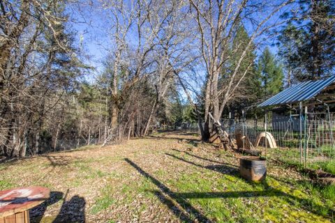 Tiny photo for 230 Hussey Lane, Grants Pass, OR 97527 (MLS # 220217357)