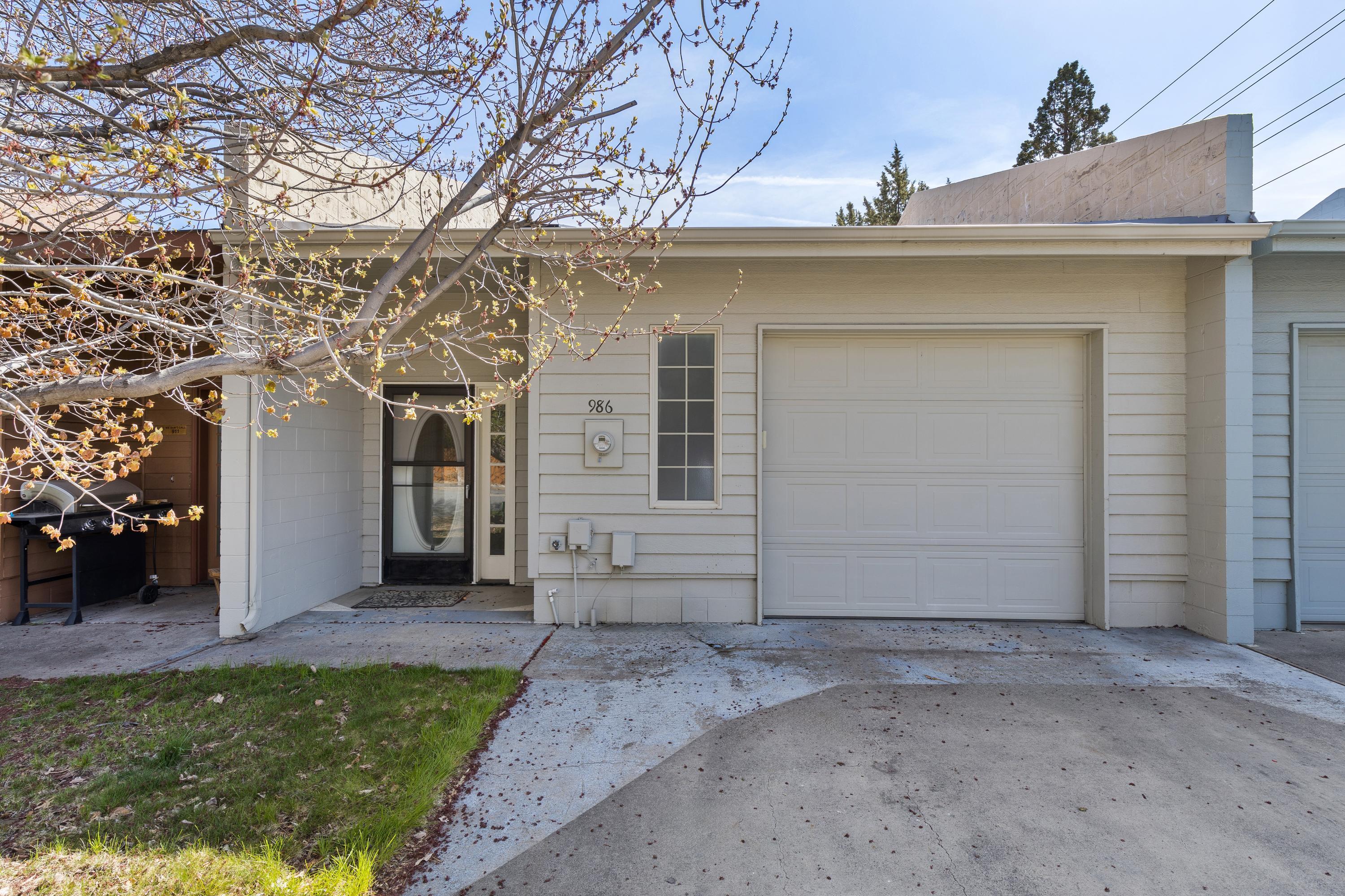 986 SE Centennial Street